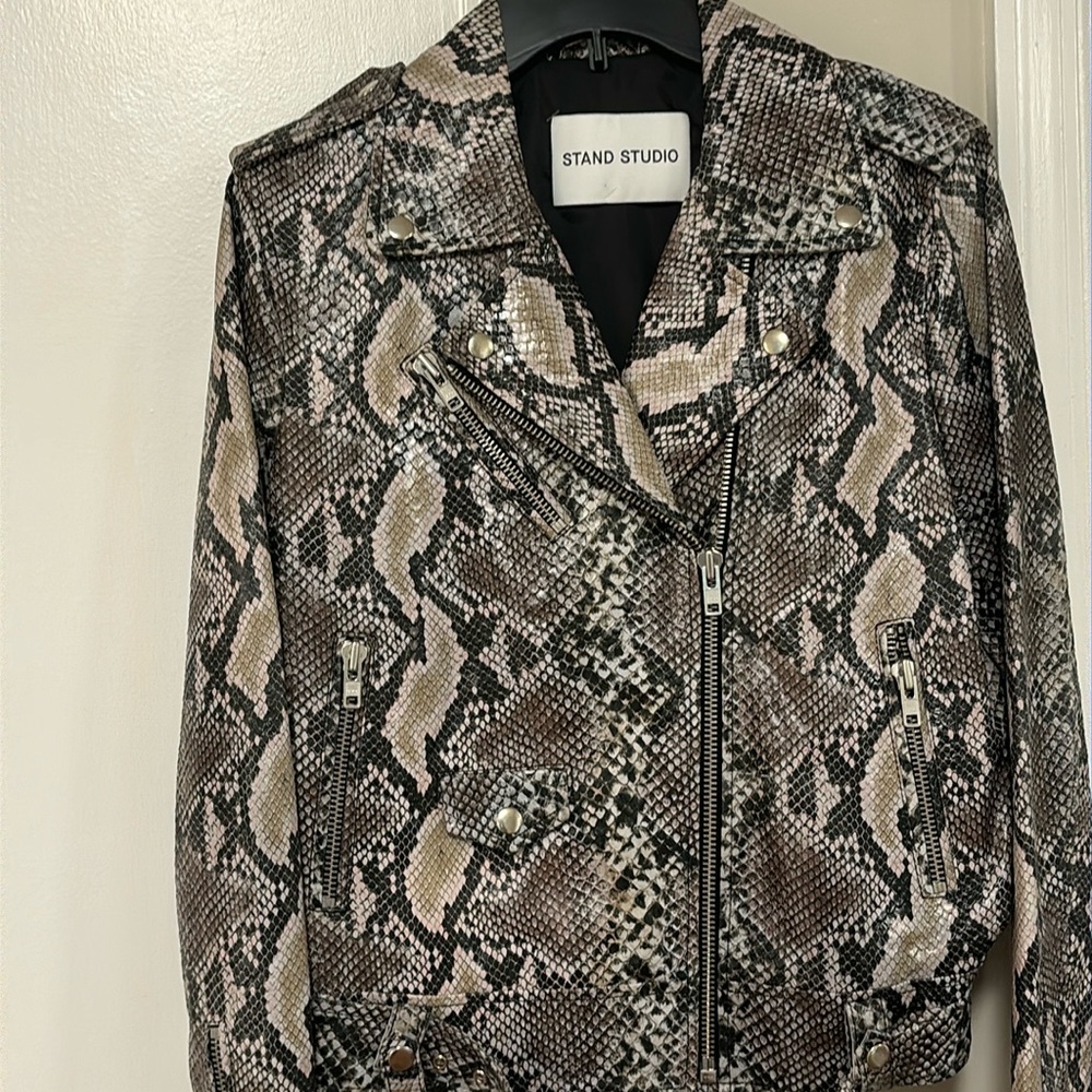 Stand studio leather jacket